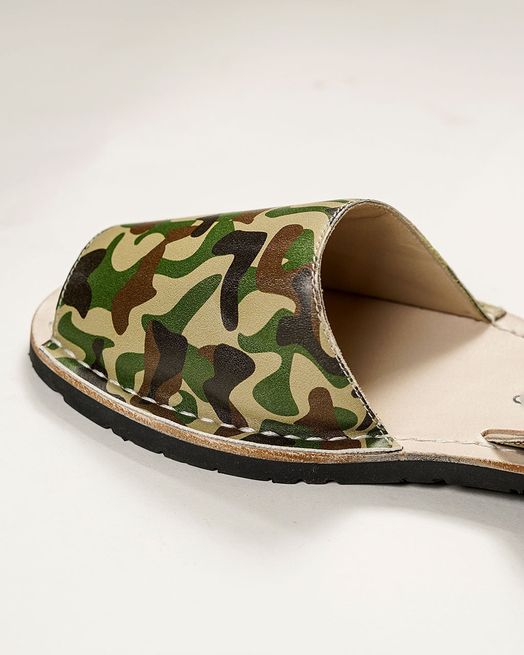 Women Impossible Avircazz Sandals