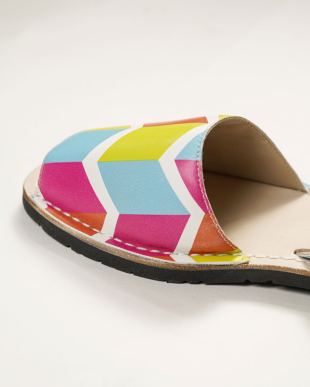 Kalei-doh-scope Avircazz Sandals