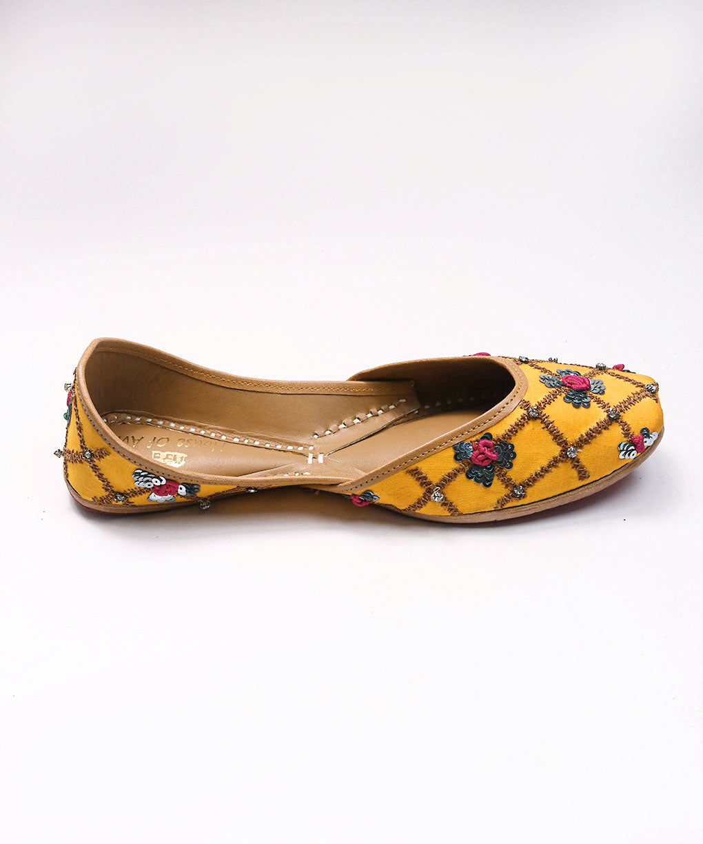 Pari Jutti Genuine Leather Footwear