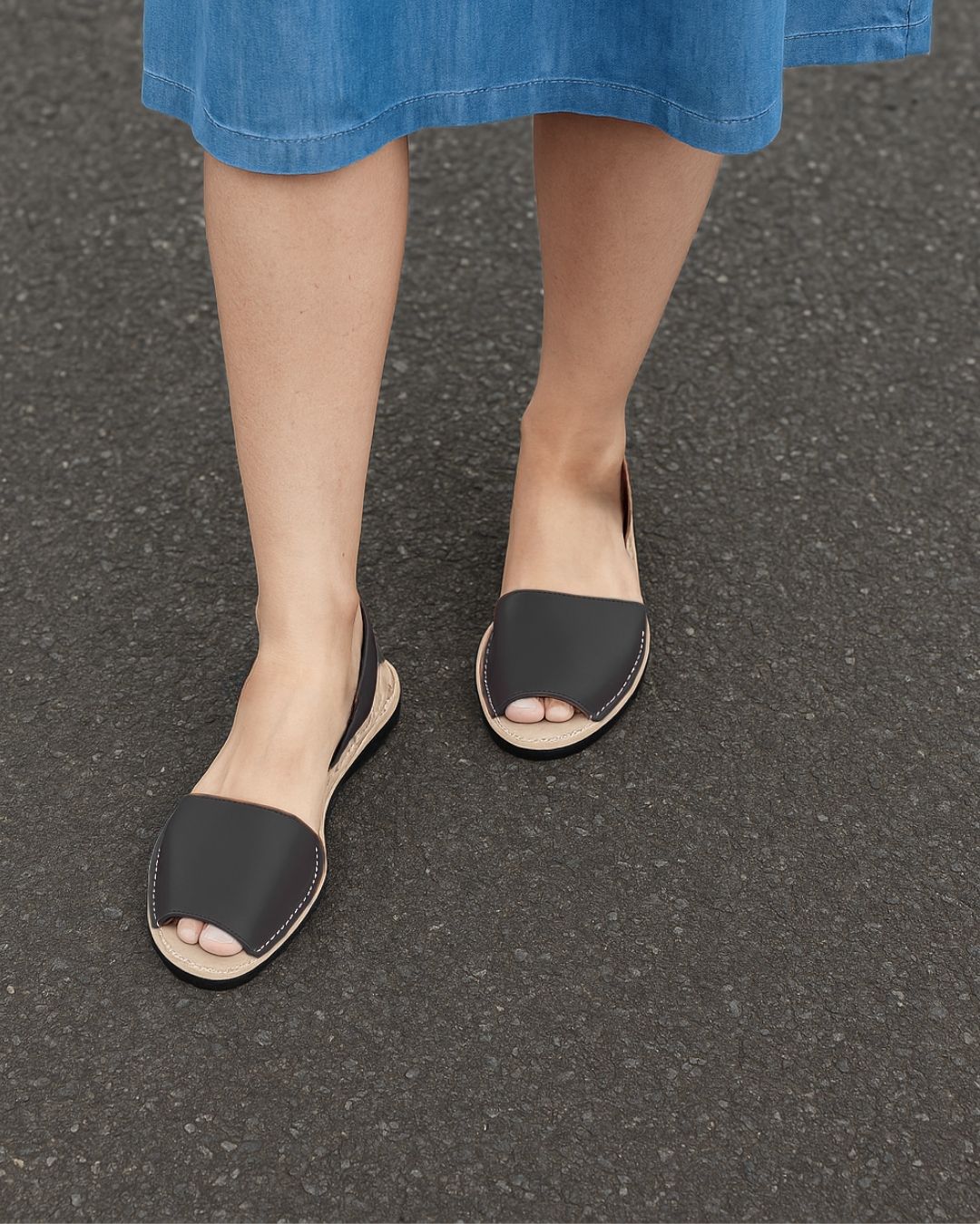 Black solid Avircazz Sandals